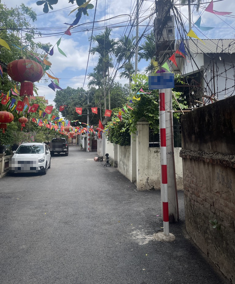 ĐẤT THƯỢNG CÁT – Ô TÔ FADIL ĐỖ CỬA- 20M Ô TÔ ĐỖ NGÀY ĐÊM- GẦN CẦU THƯỢNG CÁT.